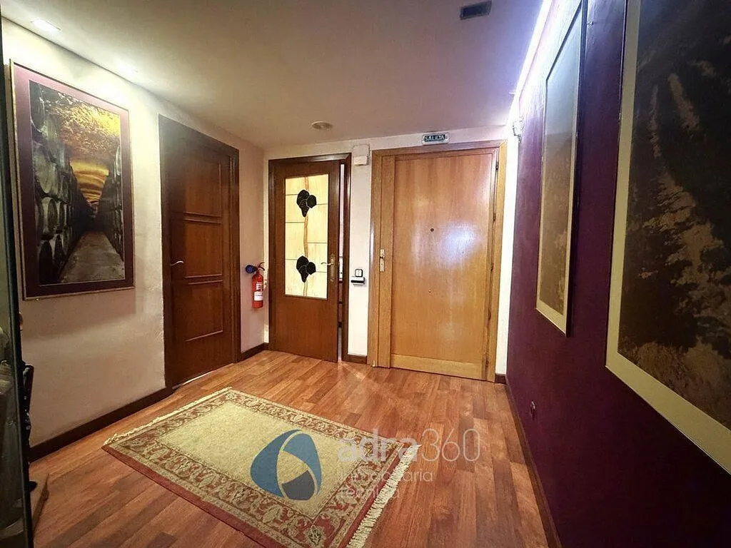 Esik - Apartment with Terrace in Logroño Centre
