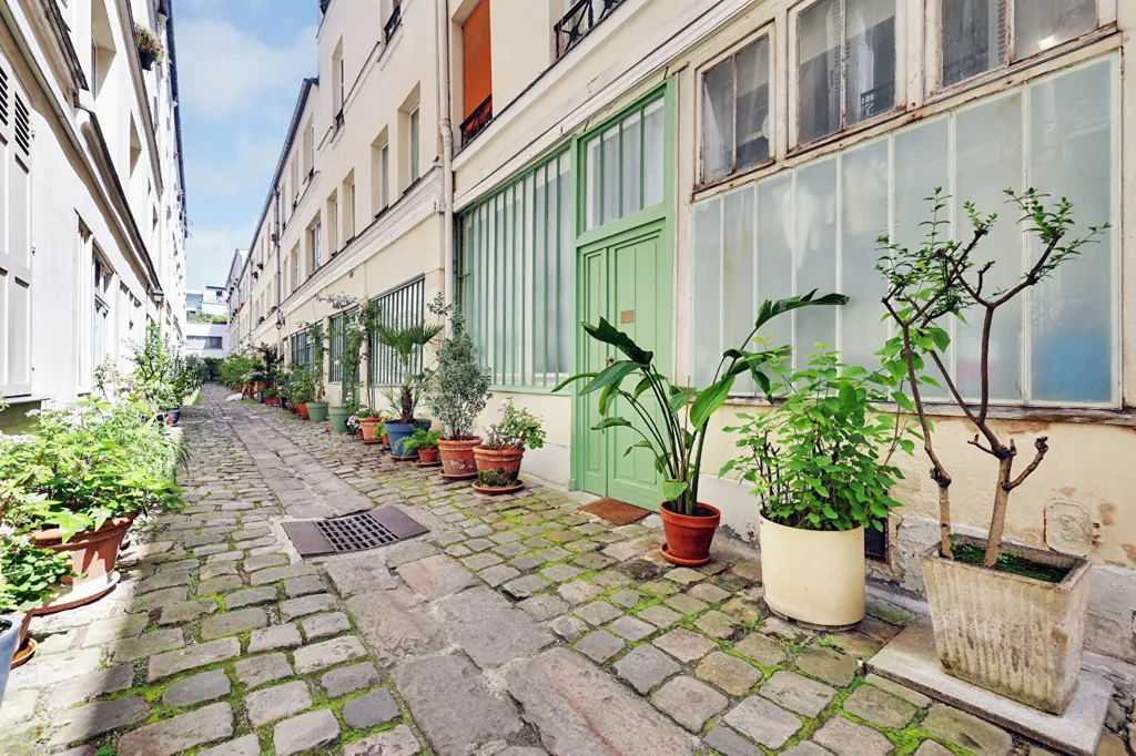 Garden - 3-Bedroom Parisian Flat with South-West View