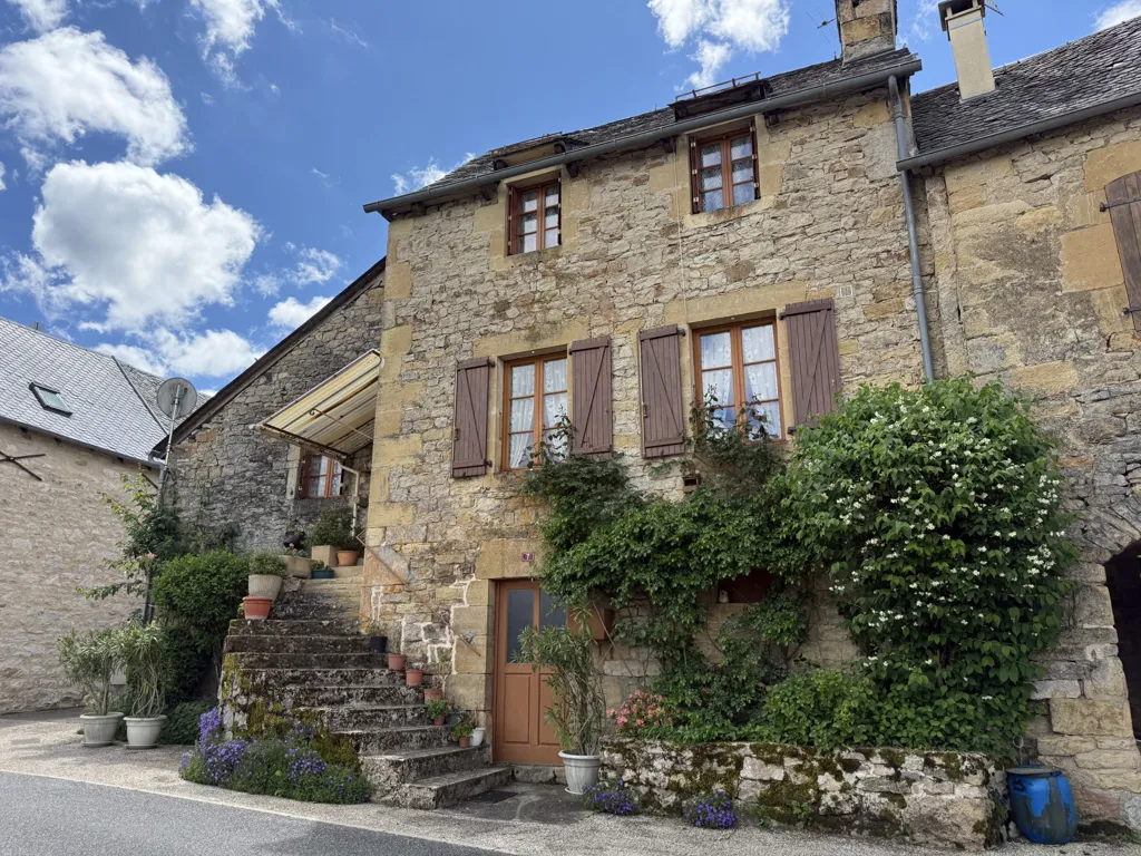 Esterno - Authentic Village House with Garden in Pierrefiche