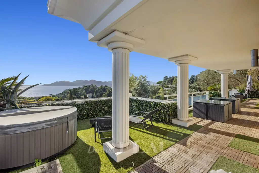 Terrass - Luxury Flat with Sea View in Cannes