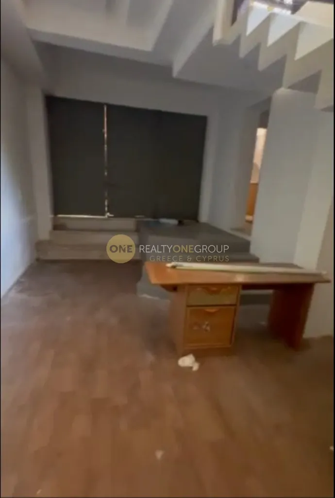 Elutuba - Corner Shop with Unrestricted View in Strovolos