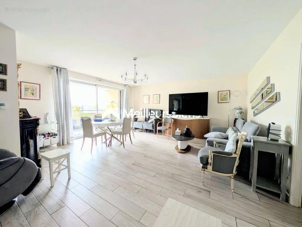 Soggiorno - Apartment with 2 Terraces in Saint-Maur