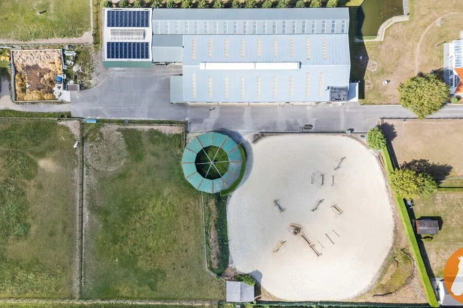 Õhuvaade - Equestrian Facility with Villa in Mechelen