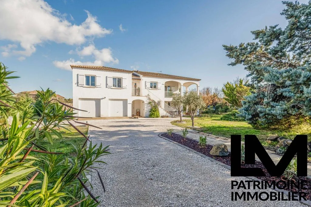 Exterior - Luxury Villa with Pool in Agde