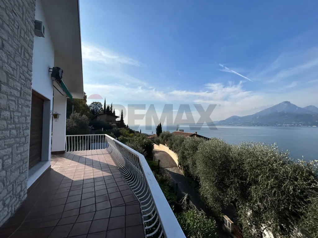 Terrazza - Villa with Panoramic Lake View in Brenzone
