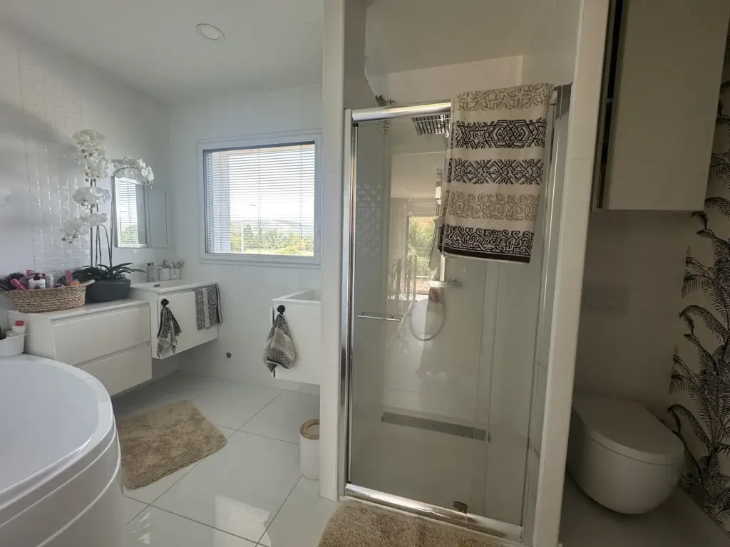Bathrooms - Modern Villa with Pool in Artisanal Zone