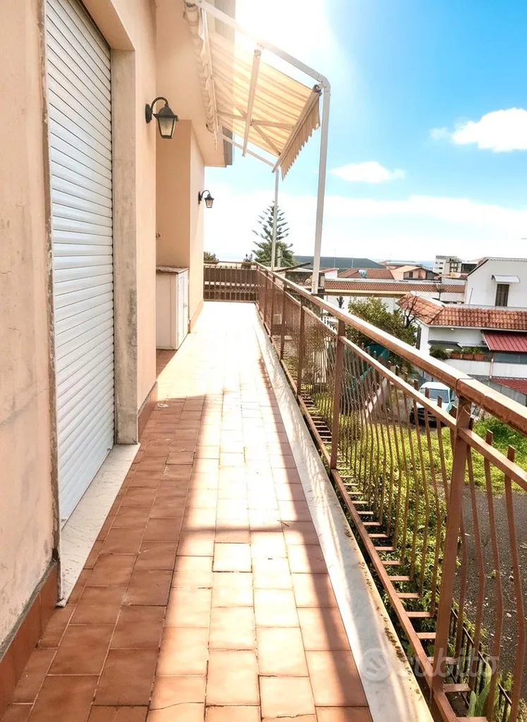 Rõdu - Bright Apartment with Garage in Giarre