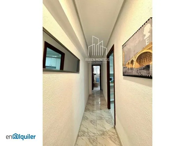 Esik - Student Flat with Terrace near Corte Inglés