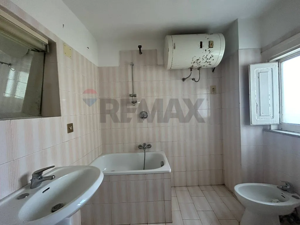 Salles de bain - Apartment with Balcony in Central Afragola