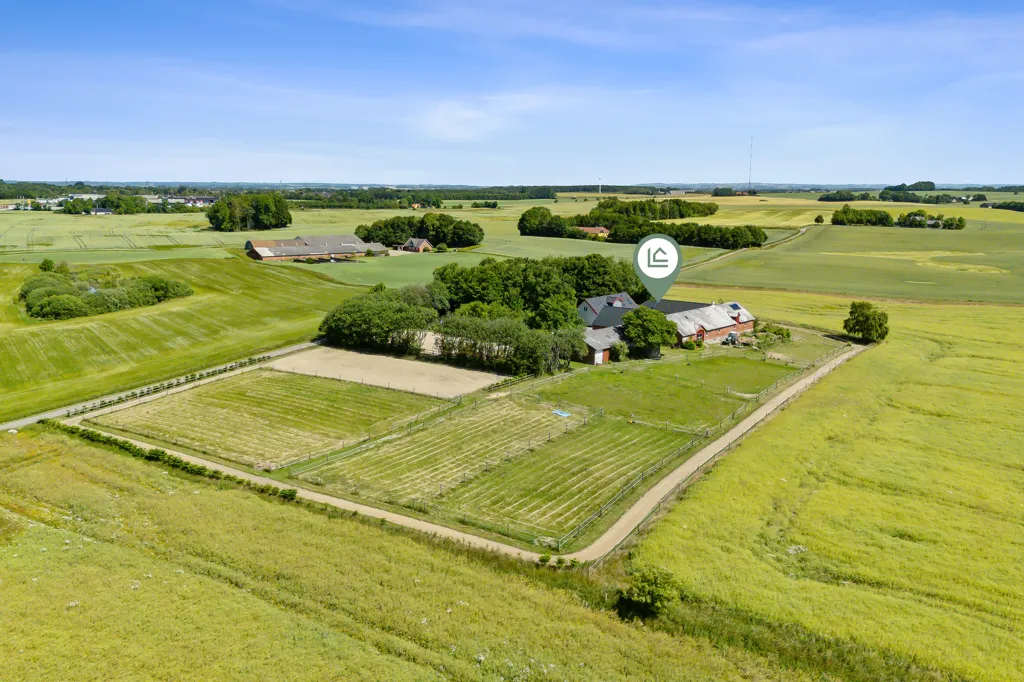 Vue aérienne - Renovated Farmhouse with Equestrian Facilities in Vejle