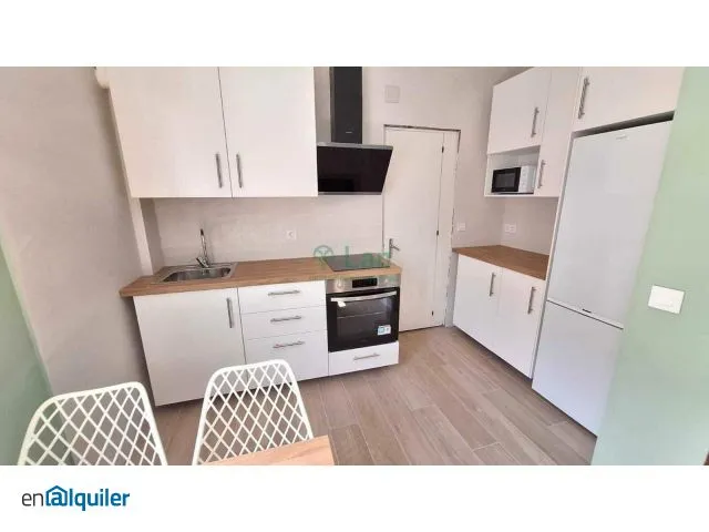 Köök - Student Flat with Balcony in Basurto