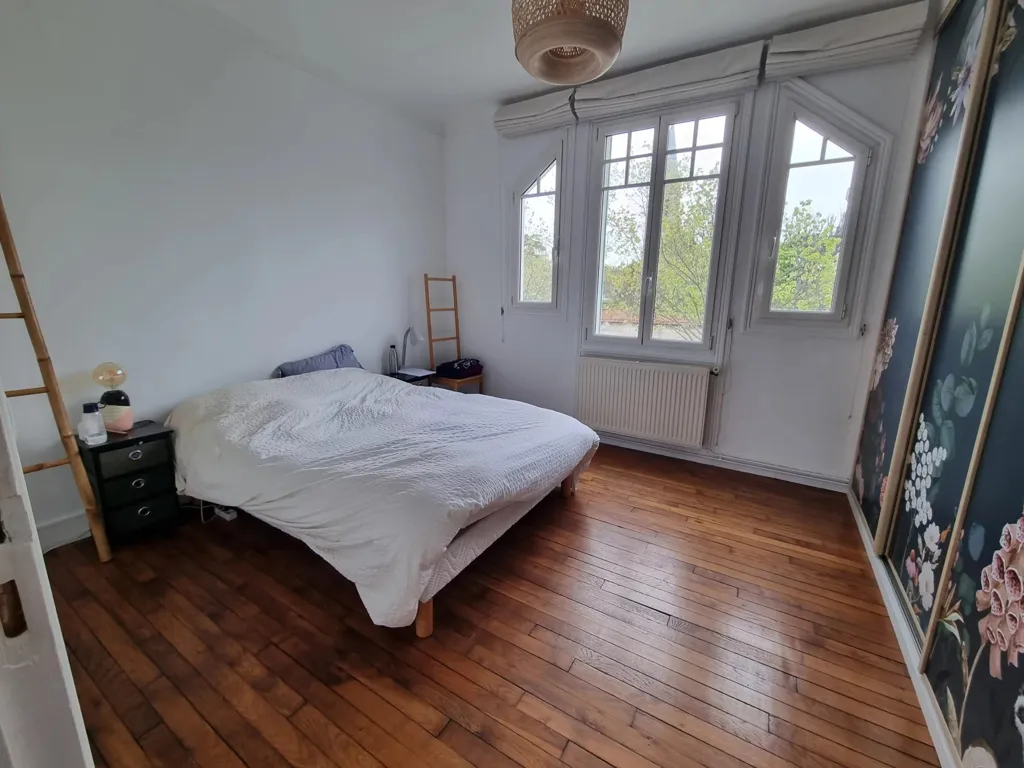 Magamistoad - 5-Bedroom House with Garden in Croissy Centre