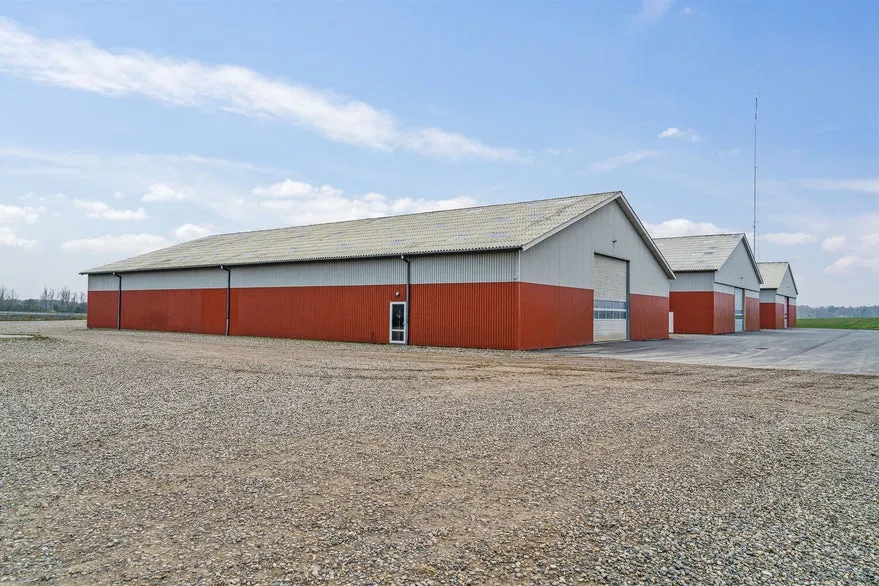 Exterior - Warehouse with Large Port near Motorway