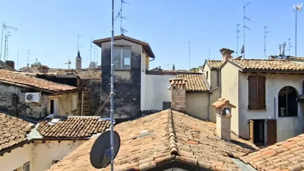 Terrasse - Terraced House with Stone Features in Parma