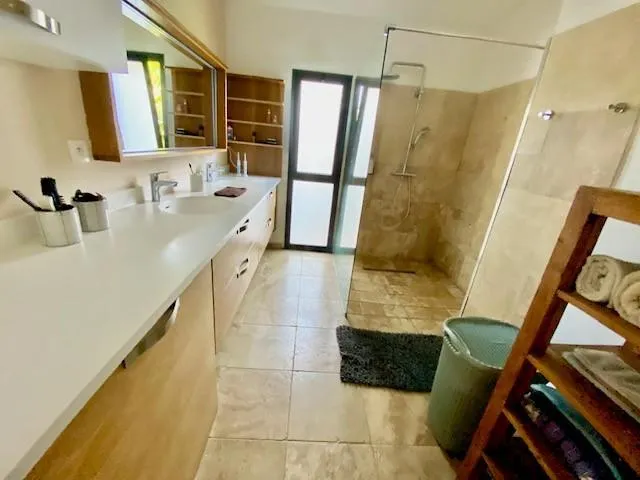 Bagni - Charming Villa with Pool in Saint-Pierre