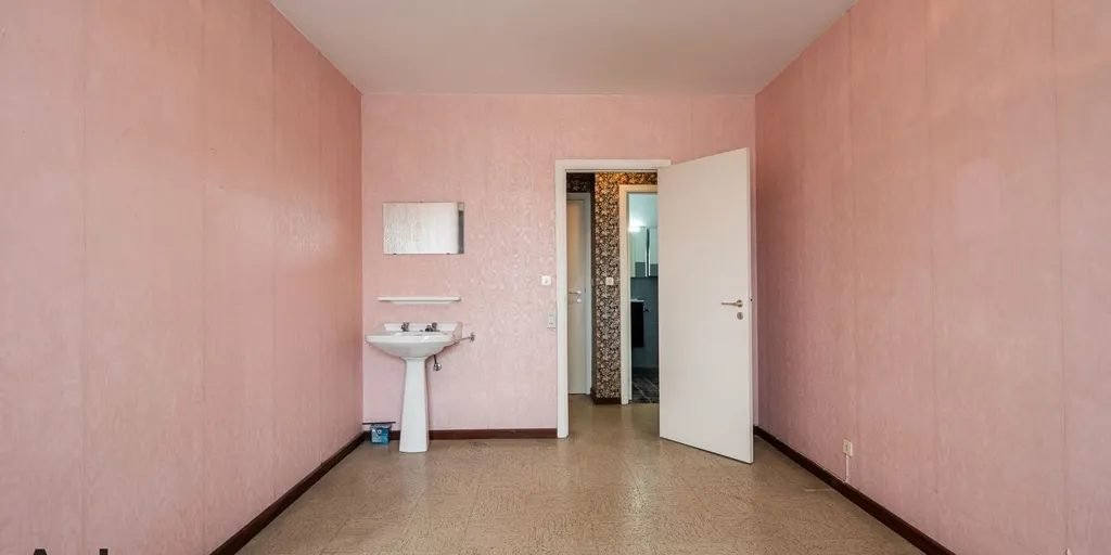 Salles de bain - Appartement avec Balcon et Vue sur l'Église à Eeklo