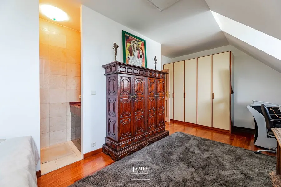 Toad - Duplex Penthouse with Terraces in Uccle
