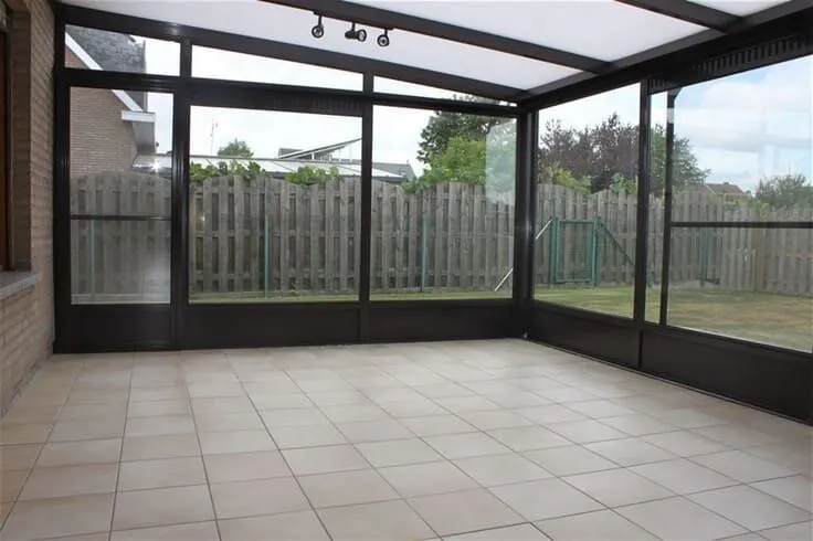 Villa avec Garage et Jardin à Kalfort