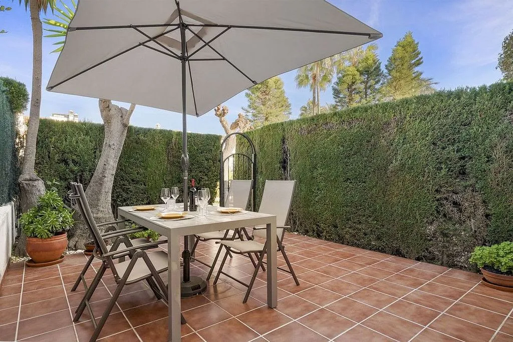 Terrace - Semi-Detached House with Pool in Bel Air