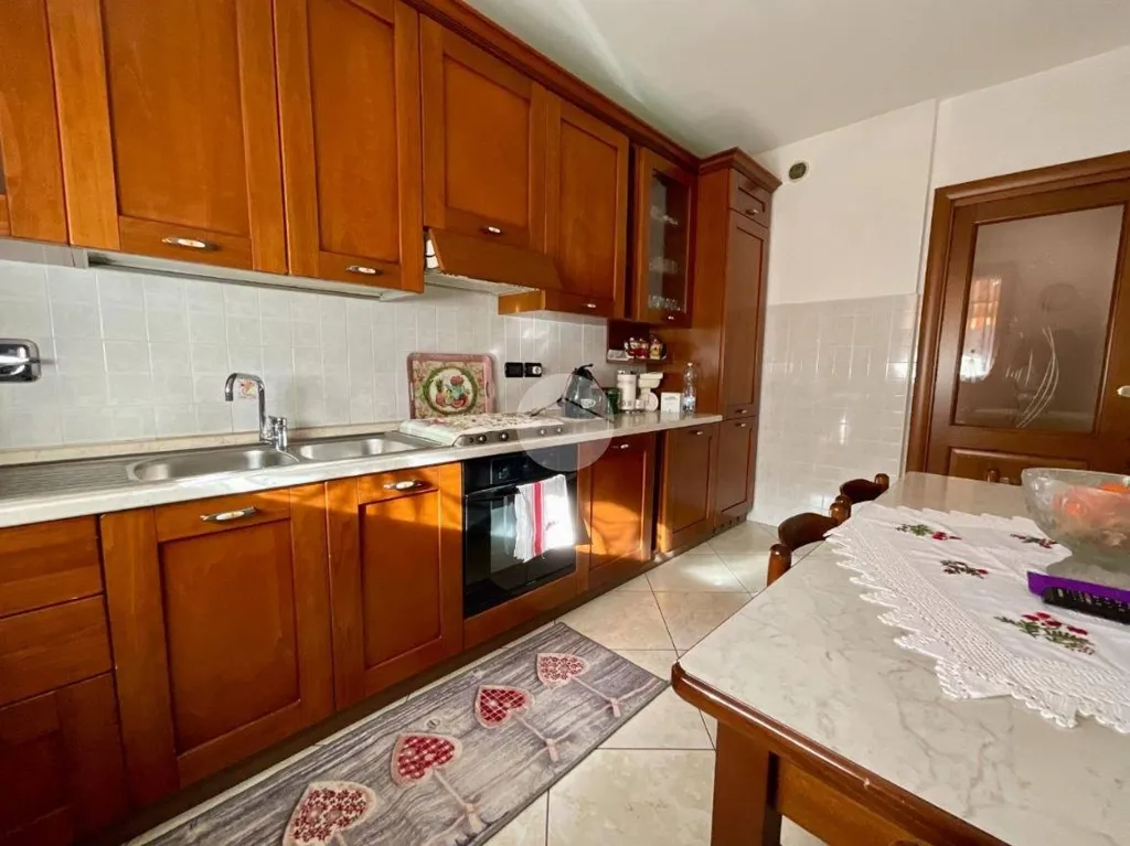 Cuisine - Apartment with Private Garden in Leini
