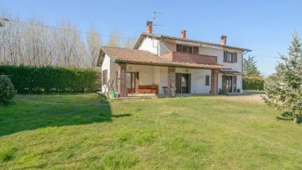 Välivaade - Rustic Villa with Garden near Mortara