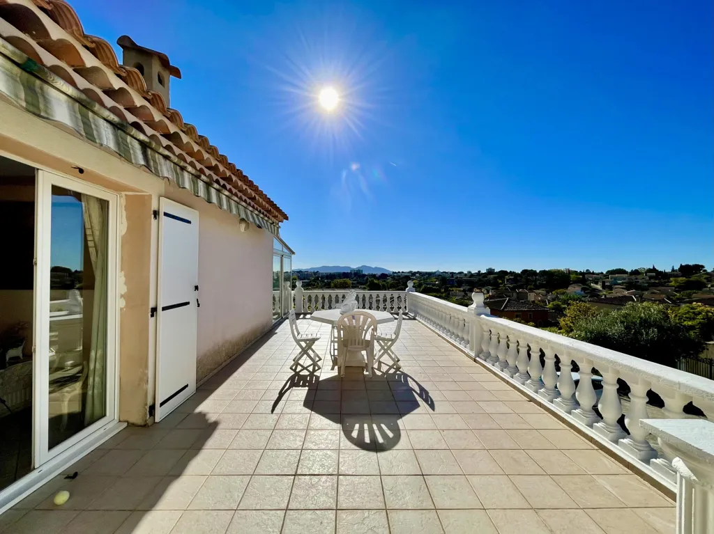 Terrasse - Maison Familiale avec Piscine et Vue Dominante à Château-Gombert