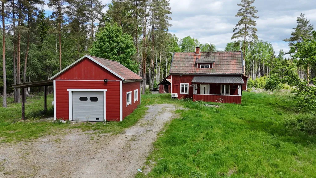 Välivaade - 1.5-Storey Villa with Garden in Värmskog