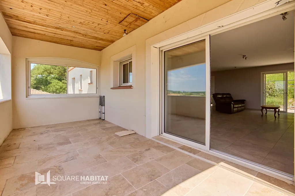 Terrasse - Maison Contemporaine avec Piscine à Ledat