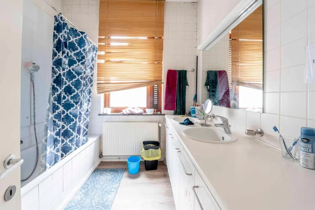 Vannitoad - Spacious Five-Bedroom House in Dynamic Area
