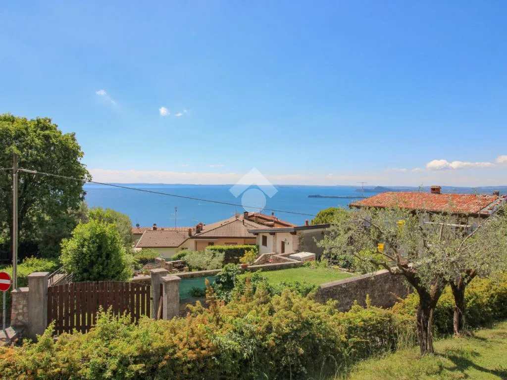 Jardin - Twin-Storey Apartment with Lake View in Vigole