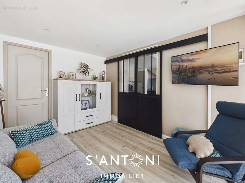 Séjour - Villa 3 Chambres avec Grande Terrasse près de la Plage