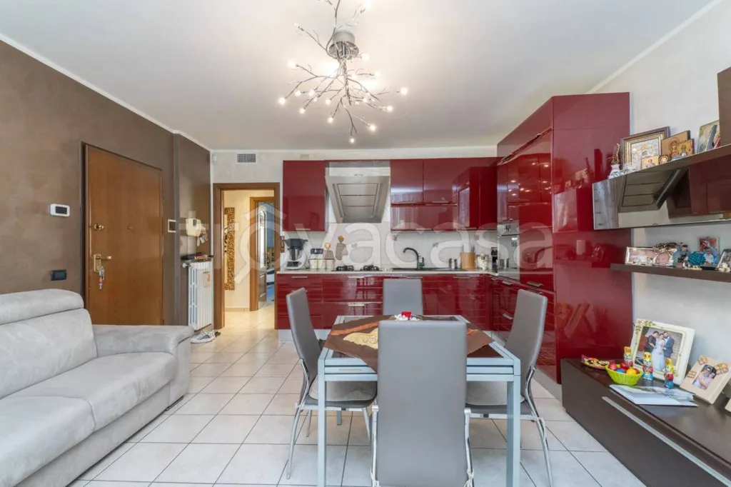 Salle à manger - Rear-Facing Apartment with Balcony in Turin