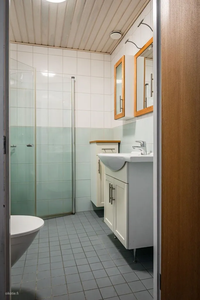 Salles de bain - Architectural Apartment with Sauna in Turku