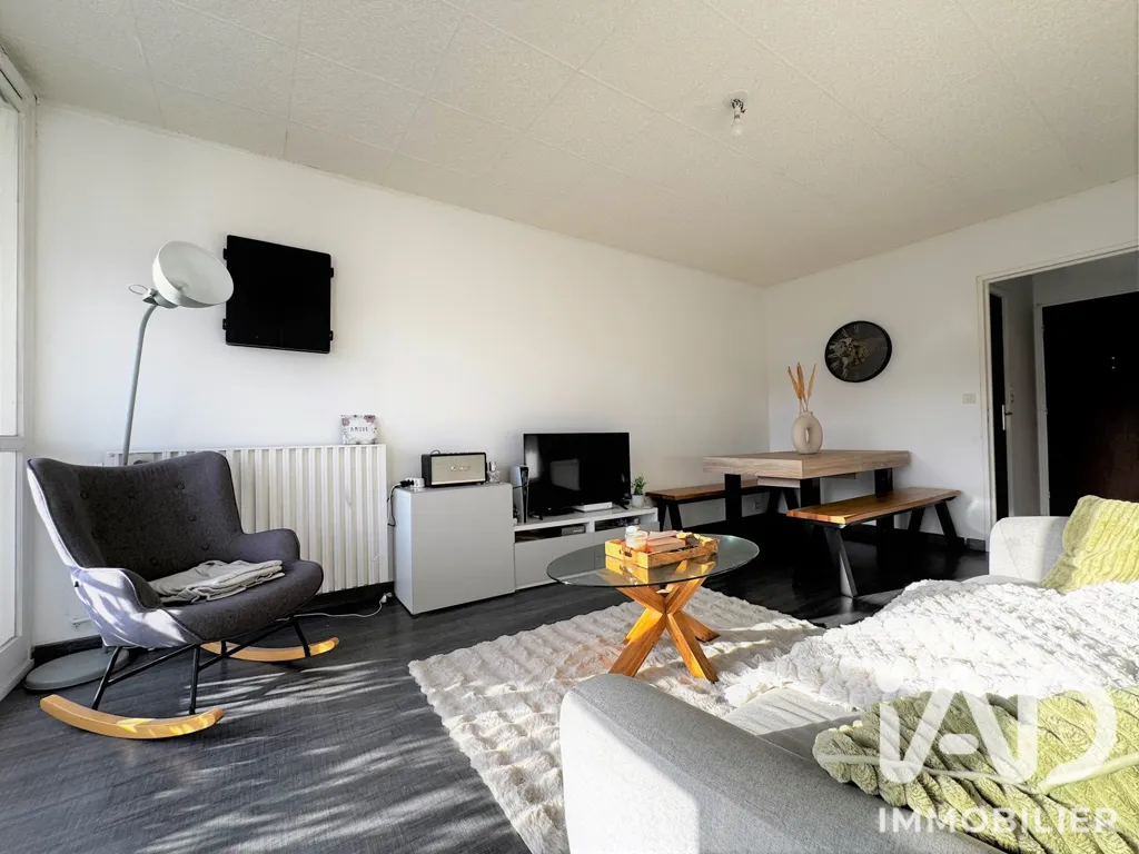 Soggiorno - 3-Bed Flat with Balcony in Déville-lès-Rouen