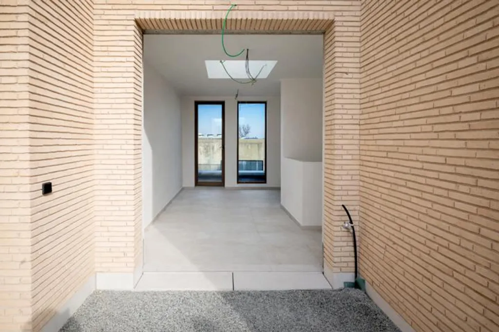 hallway_entrance
