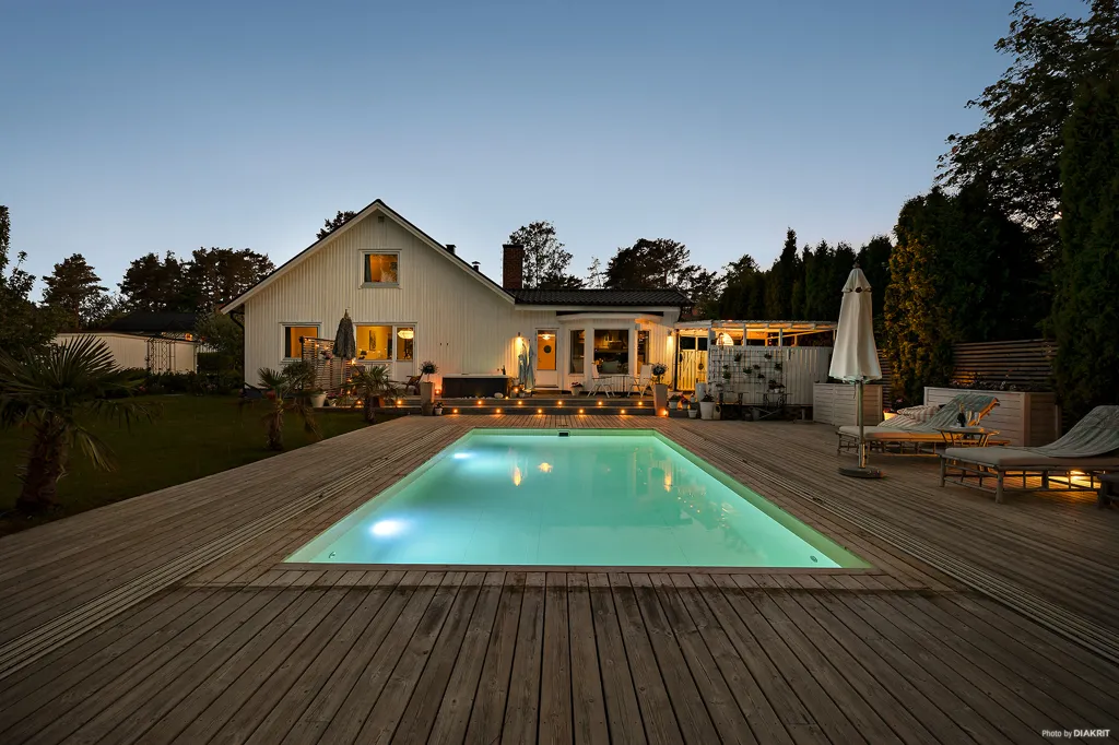Piscine - Villa with Pool in Stenhamra