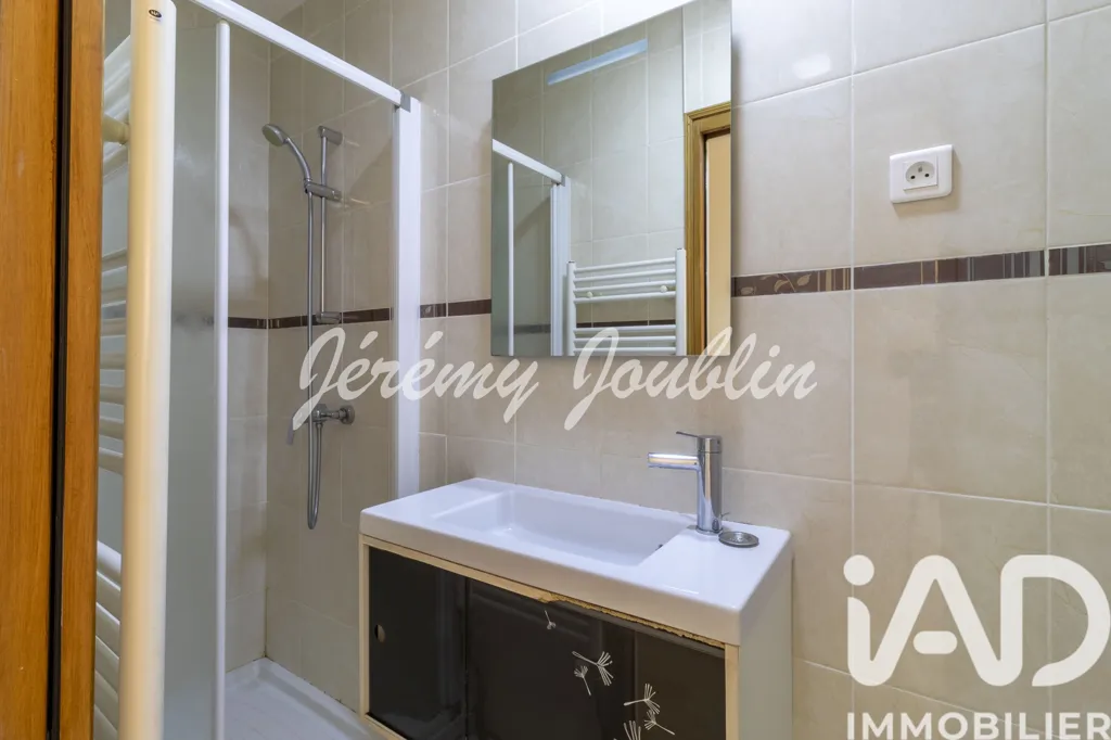 Vannitoad - Charming Mezzanine Studio near RER A