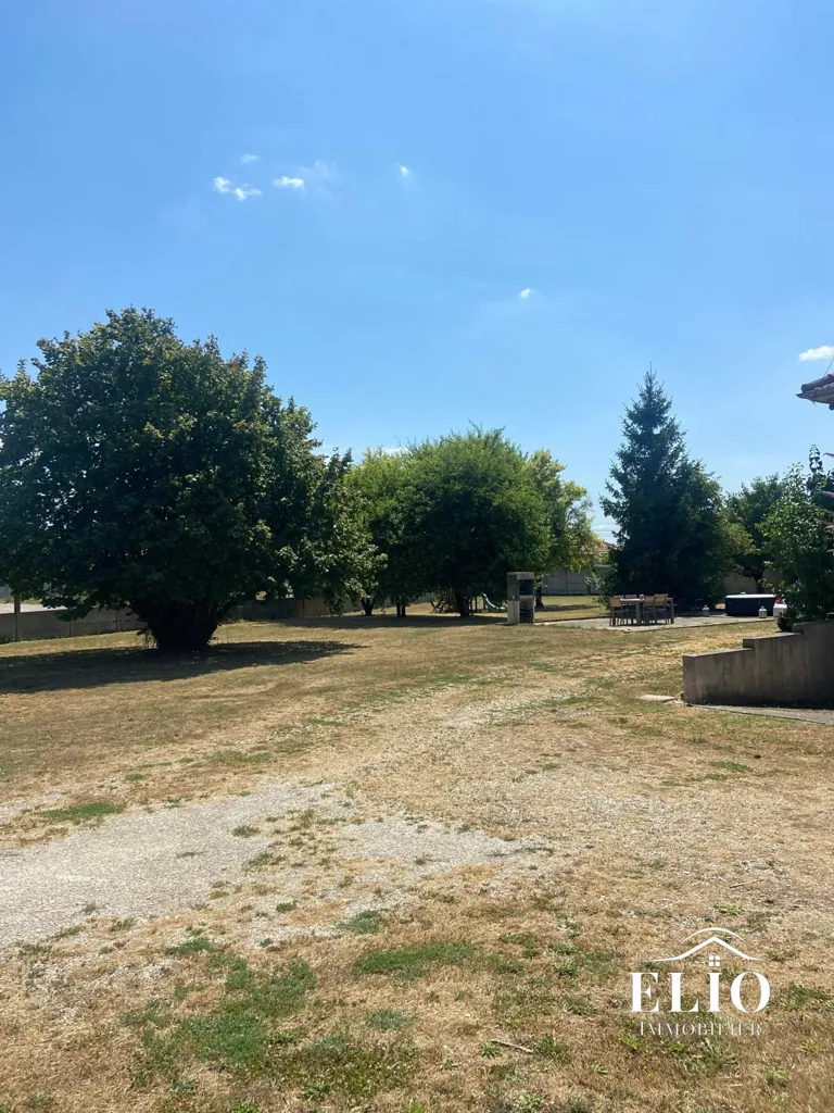 Jardin - Maison avec Jardin et Garage à Saint-Mesmin
