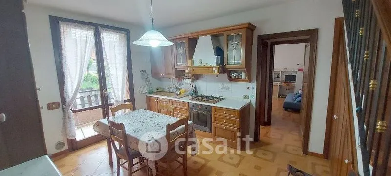 Salle à manger - Two-Storey Apartment with Balcony in Serramazzoni