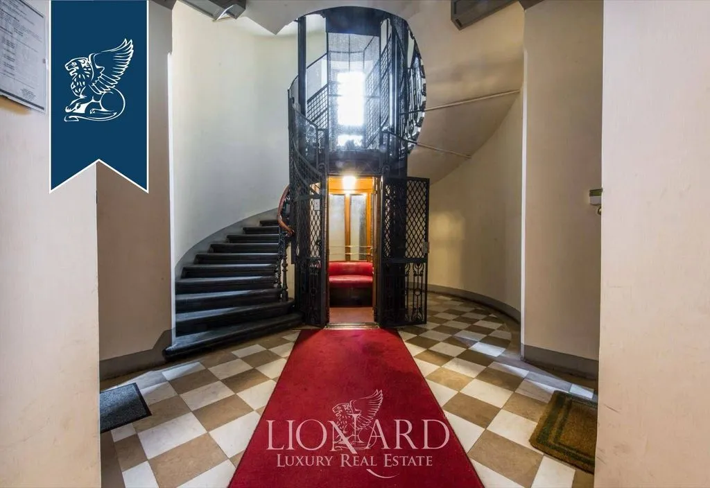 Esik - Luxury Flat with Balcony in Florence