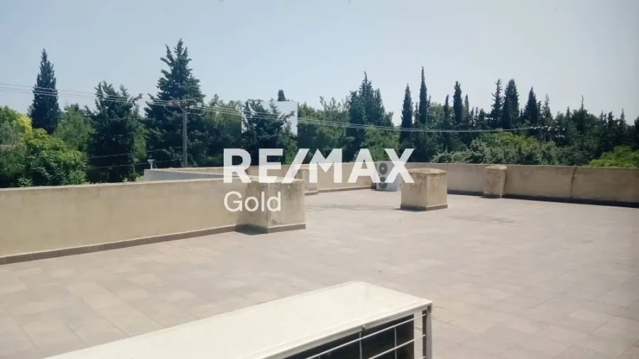 Terrasse - Central Retail Space with Parking in Thessaloniki