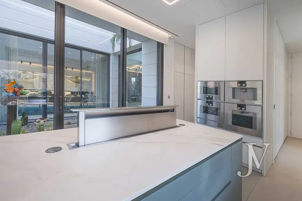 Cuisine - Modern Villa with Pool in Parque Conde de Orgaz