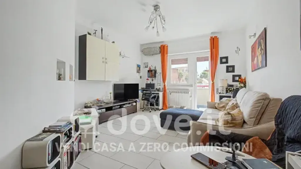 Elutuba - Triplex with Balcony in Ostia, Rome