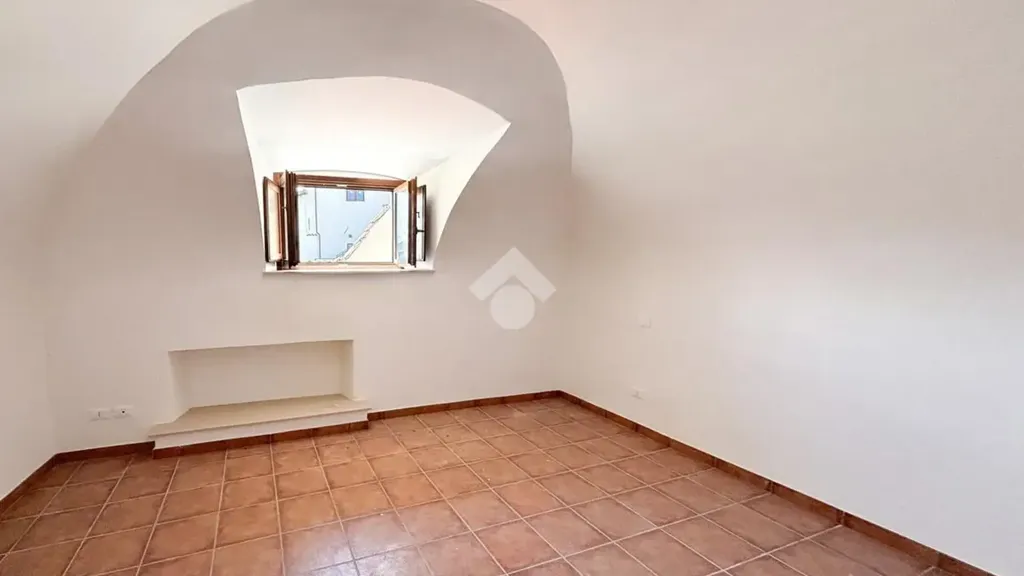 Pièces - Restored Apartment with Private Courtyard in L'Aquila
