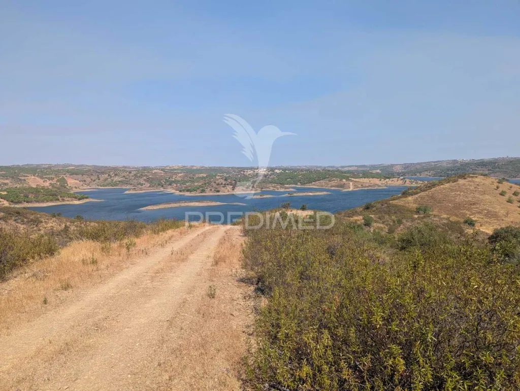 Jardin - Rustic Land with Waterfront on Beliche Dam, Algarve