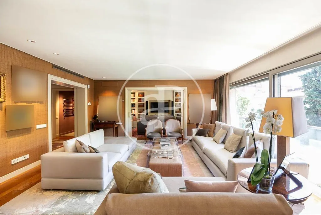 Séjour - Luxury Apartment with 24/7 Concierge in Tres Torres