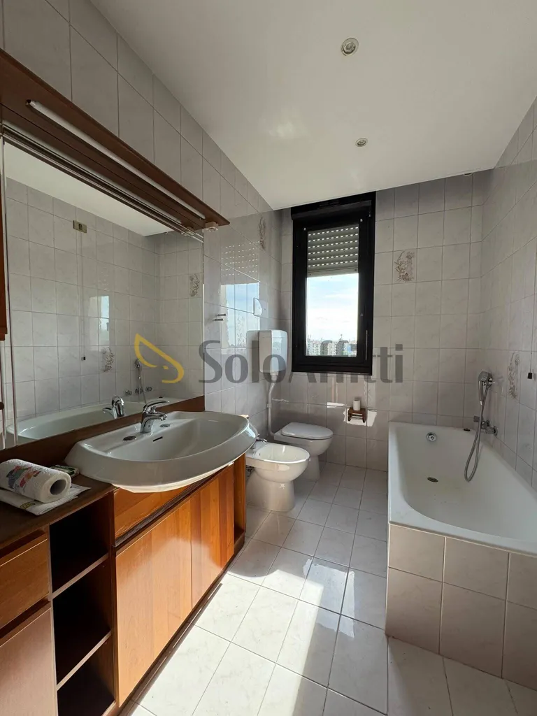 Salles de bain - Spacious 4-Bedroom Apartment in Santa Viola