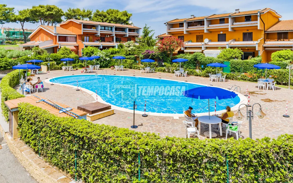Rustic Bilocale with Pool in Ladispoli