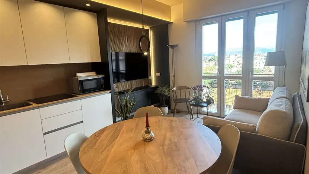 Köök - Modernised Triplex with Balcony in Florence