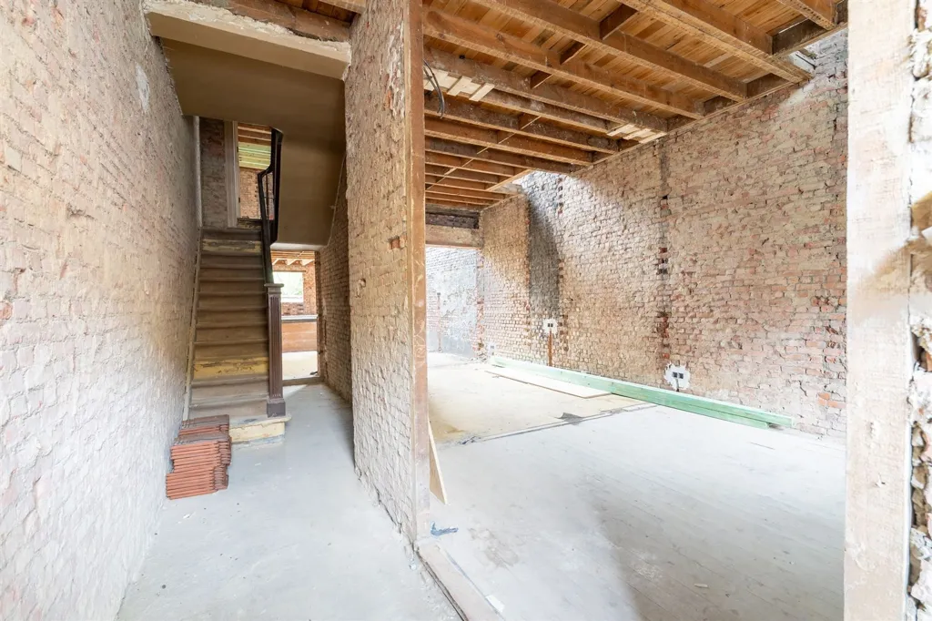Rooms - House for Renovation with Garden in Antwerp